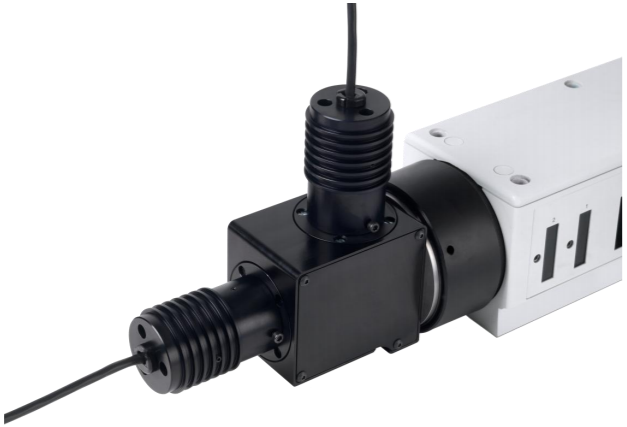 Lumen 100-LED 组合器安装于显微镜光源接口